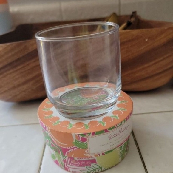 Lilly Pulitzer 8 Coaster Set. Pressed paper, cardboard tupe coasters - Picture 5 of 5